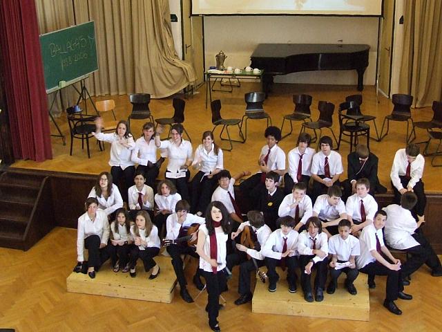 8b 31