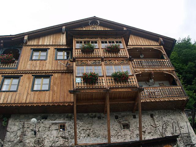 p7040685