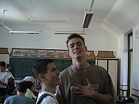 084